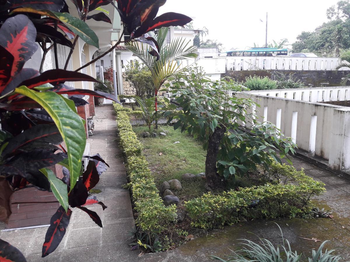Hotel Ecologico Riverside Quevedo エクステリア 写真